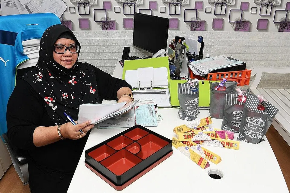 SAMBUT BAIK KELONGGARAN: Pemilik Iza Wedding & Catering, Cik Juniliza Sabri, menyambut baik kelonggaran bagi membenarkan hingga 100 tetamu menghadiri majlis perkahwinan, dan bersetuju dengan langkah mengehadkan 50 tetamu dalam setiap slot waktu atau zon agar lebih mudah dikawal. - Foto BH oleh KHALID BABA