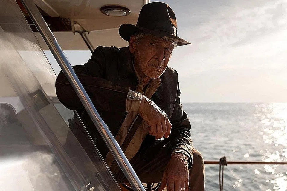 MUNCUL SELEPAS 15 TAHUN: Harrison Ford gembira dapat paparkan watak pakar arkeologi veteran Indiana Jones yang masih lagi bersemangat memperjuangkan misinya dalam filem 'Indiana Jones and the Dial of Destiny'. 