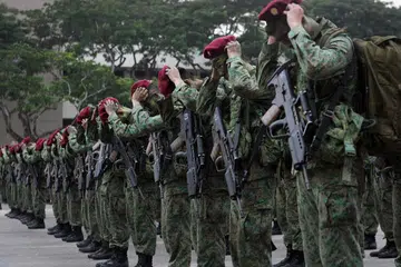 PERTAHAN NEGARA: SAF menyatakan, askar yang menjalankan fungsi-fungsi pentiang seperti pertahanan negara, melindungi tempat-tempat utama, keselamatan kelautan, pertahanan udara dan operasi memerangi pengganasan, akan terus dilaksanakan secara gerombolan. 