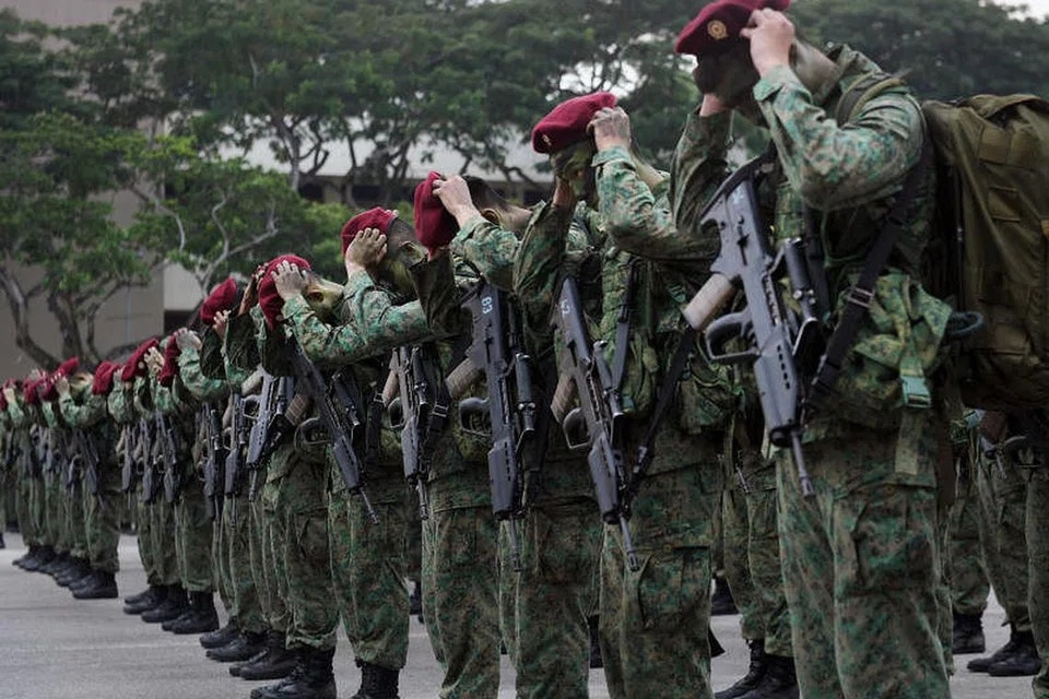PERTAHAN NEGARA: SAF menyatakan, askar yang menjalankan fungsi-fungsi pentiang seperti pertahanan negara, melindungi tempat-tempat utama, keselamatan kelautan, pertahanan udara dan operasi memerangi pengganasan, akan terus dilaksanakan secara gerombolan. 
