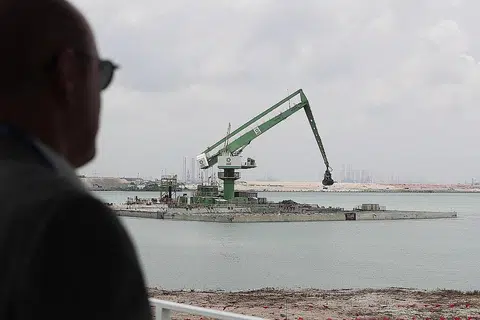 DIBUKA SECARA BERTAHAP: Pelabuhan Tuas, yang akan menelan belanja $20 bilion, bakal dibuka secara bertahap bermula 2021. Ia dijangka beroperasi sepenuhnya pada 2040. - Foto BH oleh KELVIN CHNG