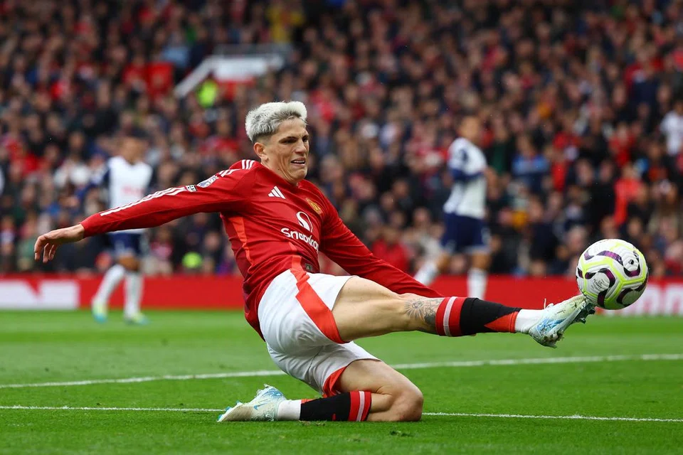 Penyerang Manchester United, Alejandro Garnacho, dianggap satu-satunya pemain yang bermain dengan penuh bersemangat meskipun pasukannya ketinggalan ketika menentang Tottenham Hotspur. 