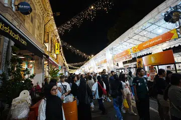 Kemeriahan bazar Ramadan di Kampung Gelam memang cukup terasa dan antara acara yang dinanti-nantikan oleh masyarakat Melayu di Singapura saban tahun. 