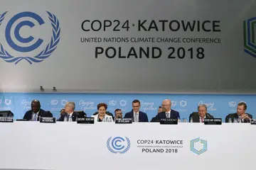 BINCANG ISU PEMANASAN GLOBAL: Isu iklim dan pemanasan global dibincangkan dalam sidang puncak COP24 di Katowice, Poland, pada 4 Disember 2018, oleh beberapa pemimpin termasuk (dari kiri) Menteri Luar Gabon Omar Bongo; Presiden Persekutuan Austria Alexander Van der Bellen; Setiausaha Eksekutif Perubahan Iklim PBB Patricia Espinosa; Perdana Menteri Poland Mateusz Morawiecki; Timbalan Menteri Sekitaran Poland dan pengerusi COP24 Michal Kurtyka; Setiausaha Agung PBB Antonio Guterres; dan Wakil Luxembourg Duke Henri. - Foto EPA-EFE