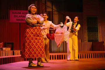 siti khalijah zainal, farhana m noor, munah bagharib