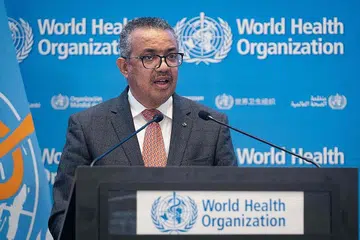 BERI AMARAN: Ketua Pengarah WHO, Dr Tedros Adhanom Ghebreyesus, memberi amaran varian baharu Omicron merebak pada kadar yang tidak pernah berlaku sebelum ini dan menggesa semua negara supaya bertindak segera termasuk mendapatkan ubat yang dikatakan berkesan terhadap varian itu. - Foto AFP