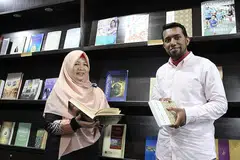 PERANAN TANGANI UNSUR PELAMPAU DALAM TALIAN: Ustaz Mohammad Khalid Mohd Rafi dan Ustazah Rohanah Ithnin berkongsi peranan dan harapan menjauhkan belia daripada ideologi radikal dan ekstrem di talian. - Foto MUIS