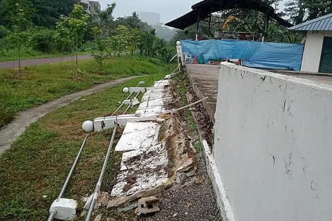 Foto pembaca Berita Harian