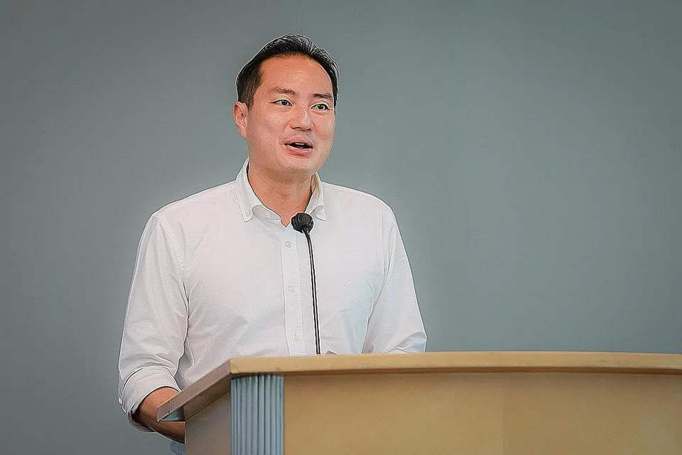 "Apabila mahkamah membuat keputusan, keadaan berubah dalam sekelip mata, dengan kesan sosial yang drastik yang menyebabkan polarisasi masyarakat. Oleh itu, kami secara proaktif melindungi institusi perkahwinan dan undang-undang serta dasar berkaitan daripada dicabar di mahkamah. Ini akan membolehkan pemerintah untuk terus membuat undang-undang dan dasar, yang bergantung kepada perkahwinan heteroseksual sebagai asasnya." - Menteri Pembangunan Sosial dan Keluarga, Encik Masagos Zulkifli Masagos Mohamad.