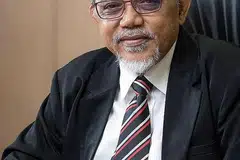 BIODATA: Ustaz Mohamad Haji Rais lulusan Sarjana Muda bidang teologi dan falsafah dari Universiti Al-Azhar, Mesir. Beliau merupakan mantan Presiden Kanan Mahkamah Syariah.