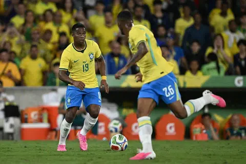 Brazil sentiasa melahirkan penyerang bertaraf dunia dan Endrick (kiri) dilihat sebagai pewaris seterusnya. Dengan edisi Piala Dunia ini dianggap sebagai edisi terakhir bagi bintang Brazil, Neymar Jr, bakat muda seperti Endrick memikul tanggungjawab untuk mengekalkan dan mempertingkatkan prestasi Brazil. Selepas menembusi skuad ‘Selecao’ pada usia muda, beliau kini memikul harapan membantu Brazil memburu gelaran Piala Dunia keenam. Keupayaannya menjaringkan gol dalam perlawanan besar menjadikannya antara pemain muda paling dinanti-nantikan di kejohanan ini.