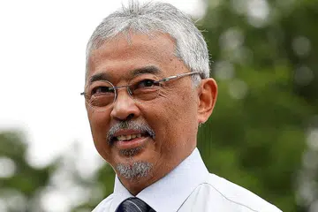 AL-SULTAN ABDULLAH RI'AYATUDDIN AL-MUSTAFA BILLAH SHAH: Yang di-Pertuan Agong akan mendapatkan pandangan Raja-Raja Melayu hari ini untuk merungkai kebuntuan yang berlarutan sejak selesai Pilihan Raya Umum Ke-15 pada Sabtu lalu setelah tidak ada parti memperolehi kemenangan majoriti daripada 220 kerusi yang dipertandingkan. - Foto REUTERS