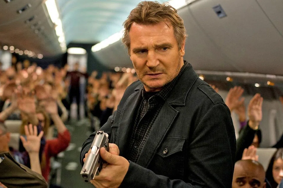  LIAM NEESON, 66 TAHUN: Bermain banyak watak aksi namun sifat romantiknya terdedah menerusi filem Love Actually sehingga dilabel sebagai "simbol seks". - Foto fail 