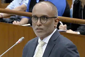 PERLU HATI-HATI: Ahli kademik, Dr Cherian George berkata pendekatan hati-hati perlu diambil tangani luahan cetus diskriminasi berbanding penghinaan. - Foto GOV.SG