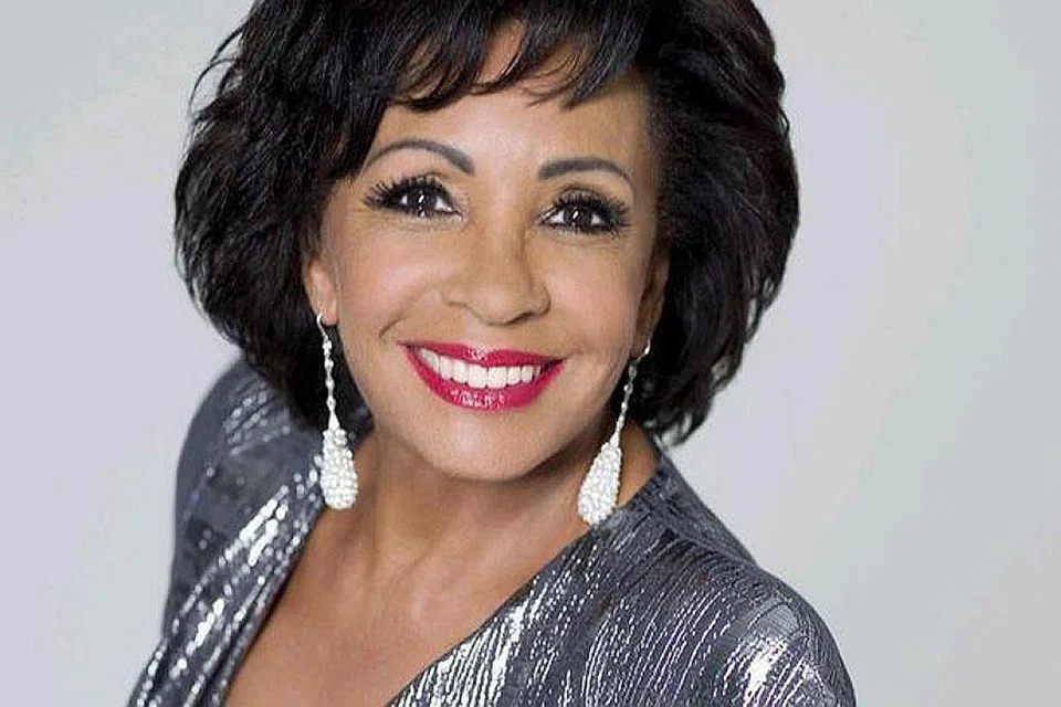 - Foto FACEBOOK SHIRLEY BASSEY