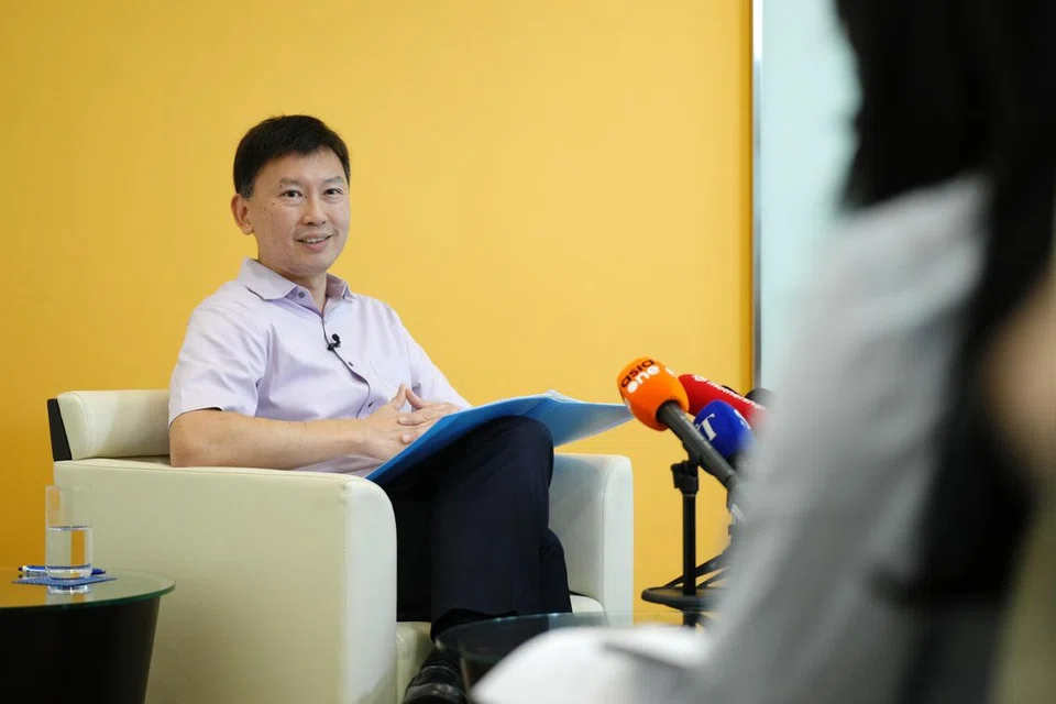 Berkongsi kepada media dalam satu sesi temu bual pada 3 Disember, Menteri Pengangkutan, Encik Chee Hong Tat, berkata jumlah penumpang yang dikendali Lapangan Terbang Changi telah kembali ke tahap sebelum Covid dan ia dijangka menjangkau paras pra-Covid pada 2025.
