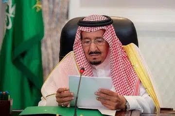 ERA BARU: Harapan disandarkan kepada Raja Arab Saudi, Raja Salman bin Abdulaziz, bagi mengembalikan semula hubungan diplomatik Arab Saudi-Iran yang terputus sejak 2016. - Foto REUTERS
