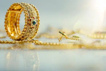 Kim Heng Jewellers and Goldsmiths telah menjual produk emas bernilai lebih  $313,000 tanpa menjalankan pemeriksaan latar belakang ke atas pelanggan yang diperlukan di bawah Akta Batu Permata dan Logam Berharga.