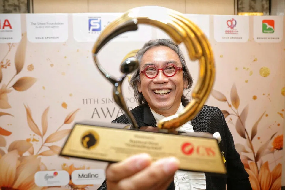 Encik Raymond Khoo, 61 tahun, pemenang kategori ‘Dewasa Cemerlang’ dalam Anugerah Wira Senyap Singapura ke-11 di Shangri-la Singapore pada 7 September 2024. 