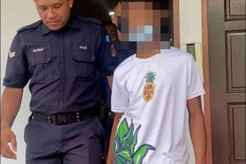 Remaja 17 tahun mengaku salah di Mahkamah Majistret Batu Pahat, Johor atas tuduhan mengugut mahu memukul ibu.