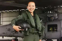 "Dapat menyertai RSAF nampak hebat tetapi anda juga perlu memikirkan cara mengatasi cabaran dan hari-hari sukar." - Mejar Lou Yang (gambar atas) satu-satunya juruterbang wanita bagi helikopter Sikorsky S-70B Seahawk Angkatan Udara Republik Singapura (RSAF). - Foto MINDEF