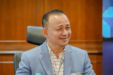 Biro Antarabangsa Parti Keadilan Rakyat (PKR), Fly FM Malaysia, gugurkan lagu penyanyi Britain, Ed Sheeran, tanda solidariti terhadap rakyat Palestin, kontroversi, Macklemore, Loop Tour, Maszlee Malik