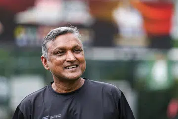 Ikon bola sepak Singapura, V. Sundramoorthy, yang kini pengarah teknikal Laos, berkata beliau merindui keghairahan yang dirasakan sebagai jurulatih. 