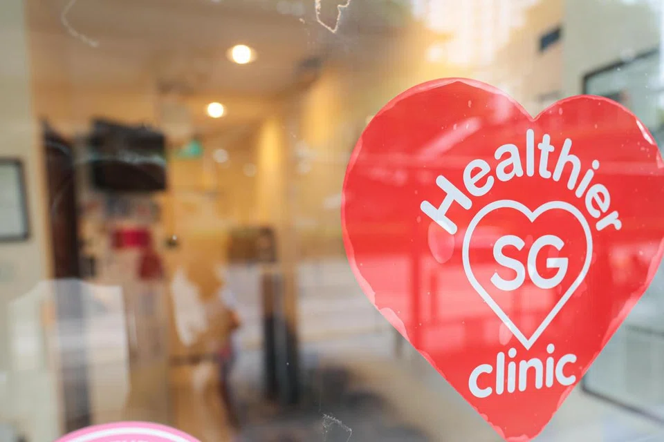 Di bawah skim SG Lebih Sihat, orang ramai digalakkan mendaftar dengan klinik keluarga untuk mengambil langkah peribadi mereka ke arah kesihatan yang lebih baik. 