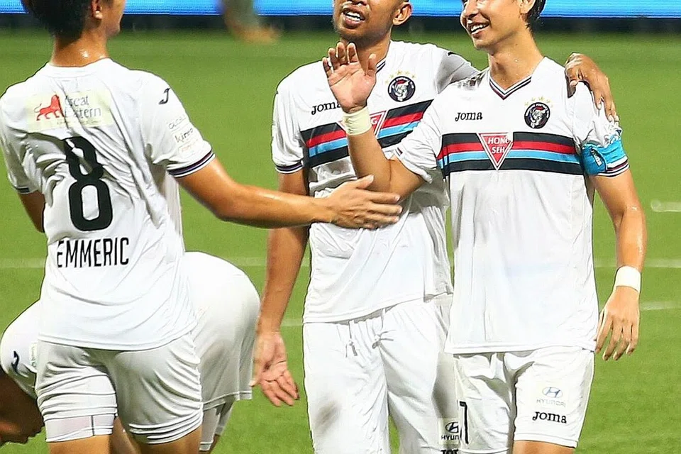 HARAPAN BERAKSI MUNGKIN PUDAR: Pemain Warriors FC meraikan gol dalam satu perlawanan liga pada 2018. - Foto FACEBOOK WARRIORS FC