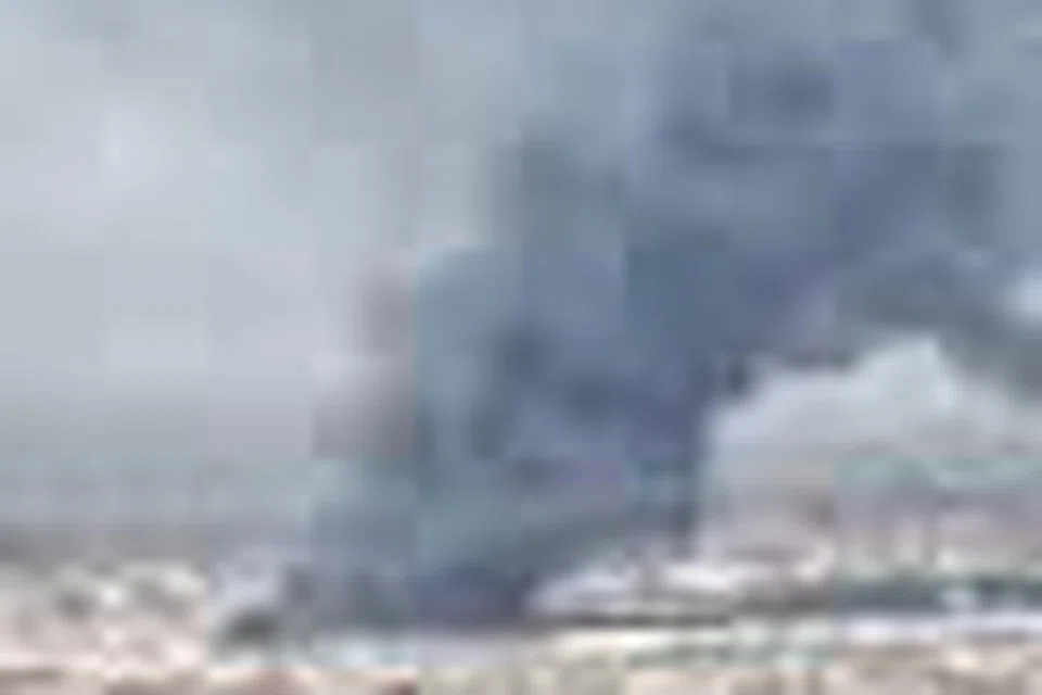 SERANGAN BALAS: Markas senjata dan peluru di Syria dibedil dua jet pejuang Amerika Syarikat pada Jumaat pagi.