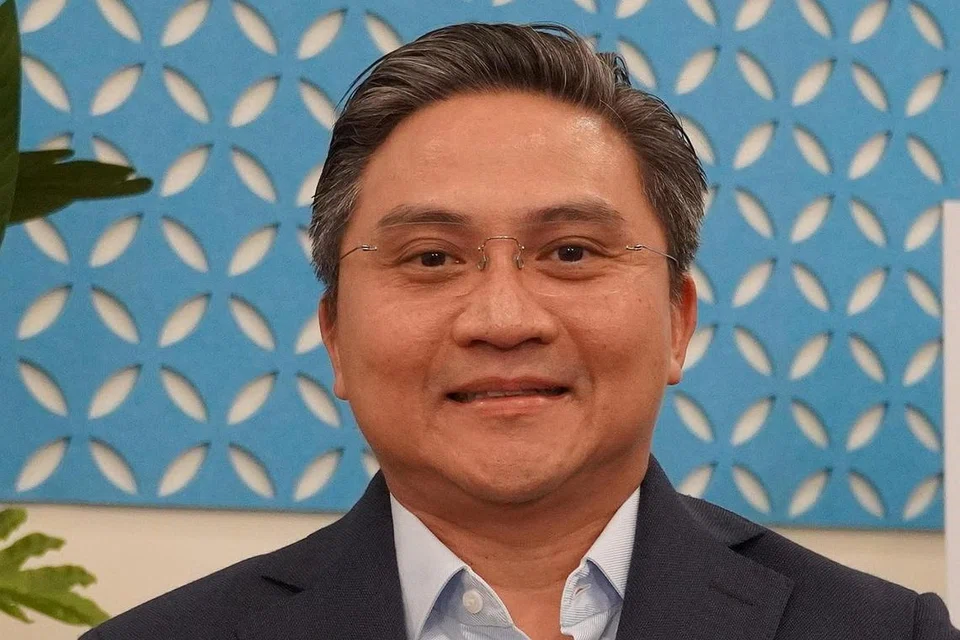 PANDANGAN PAKAR DAN PENIAGA: "Inflasi masih tinggi, justeru kami jangkakan MAS akan mengetatkan dasar kewangan dan ini akan meningkatkan lagi nilai dolar Singapura berbanding mata wang negara dagangan utama. Langkah ini dibuat bagi memastikan kuasa membeli rakyat ditangani sedang inflasi meningkat.'' - Encik Saktiandi Supaat.