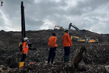 Indonesia, runtuhan, sampah, Jakarta, tapak pelupusan, Bantargebang, Jawa Barat, Basarnas