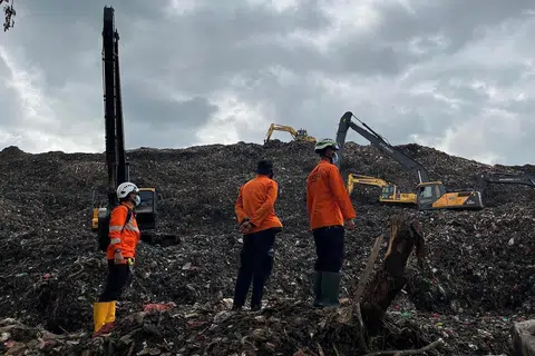 Indonesia, runtuhan, sampah, Jakarta, tapak pelupusan, Bantargebang, Jawa Barat, Basarnas