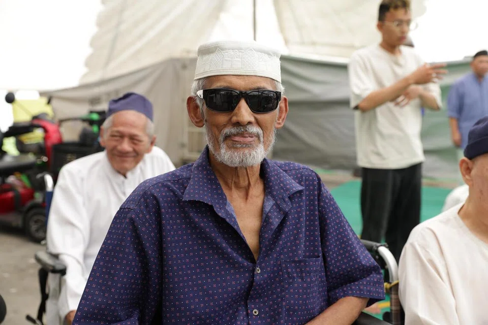 Encik Sardjono Sutomo, yang bergantung kepada Alat Bantuan Mobiliti Peribadi (PMA) untuk bergerak dan menjalankan ibadah, mengalu-alukan kemudahan baharu di Masjid Alkaff Kampung Melayu yang menjadikan masjid itu lebih luas dan mudah diakses.