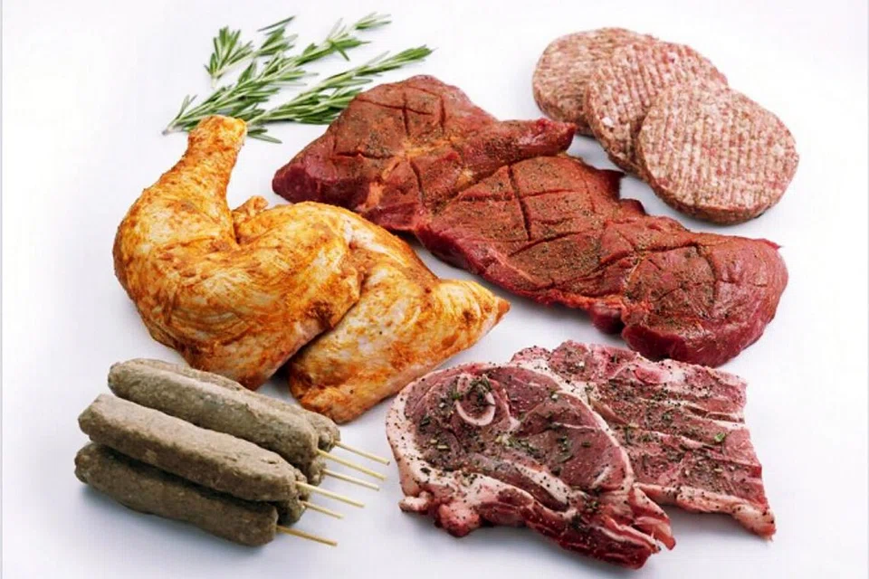 DAGING PREMIUM: Selain daging, Zac Butchery juga menyediakan sosej dan ayam premium yang tidak disuntik mahupun mengandungi hormon. 