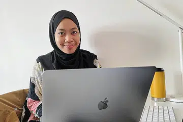 TERTARIK KEPADA MHC: Menurut Cik Noorsakinah, apa yang menarik tentang MHC ialah inisiatif mereka berbeza dari yang lain. Ia menghubungkan semua organisasi kesihatan mental untuk berkongsi sumber-sumber kepada belia dan orang awam, - Foto ihsan NOORSAKINAH MASRAWI