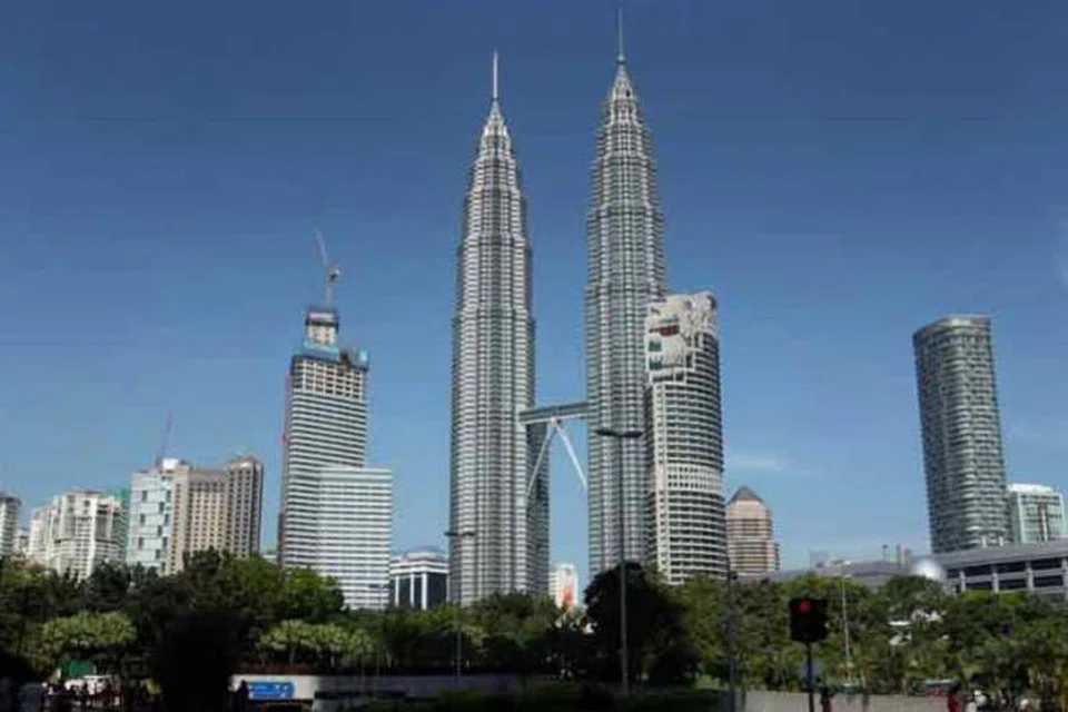 Menara Kembar Petronas yang ikonik di Kuala Lumpur