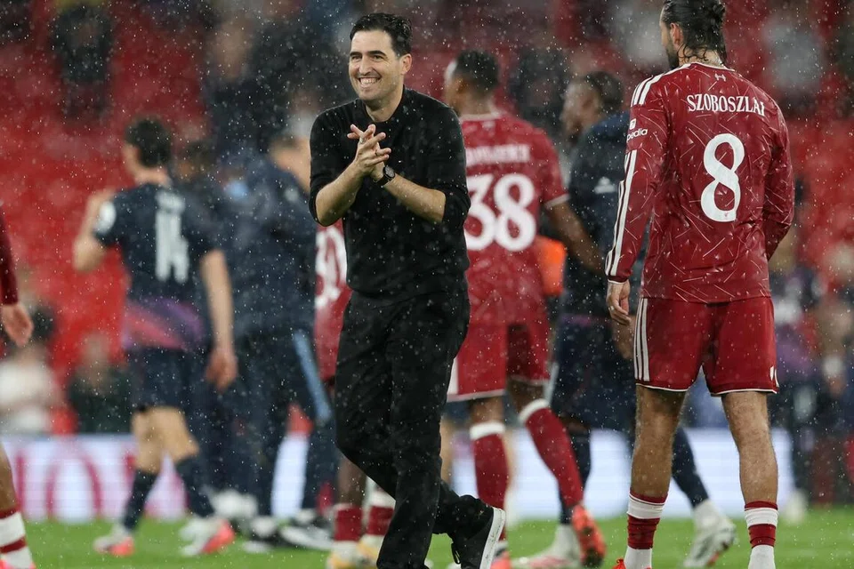 Pengurus Liverpool, Andoni Iraola, meraikan kejayaan pasukannya melangkah ke pusingan keempat Piala Carabao selepas menewaskan Tottenham Hotspur 3-1 di Stadium Anfield.