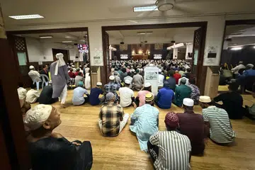Dewan solat utama Masjid Alkaff Kampung Melayu dipenuhi jemaah, khususnya pada Ramadan ini.