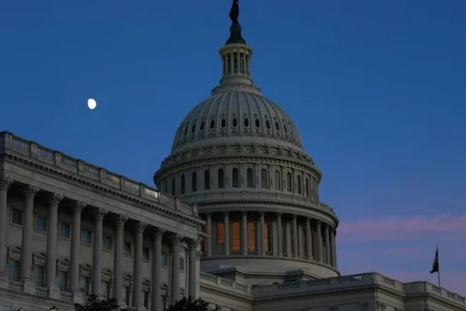 Akibat penutupan separa atau ‘shutdown’ pemerintah Amerika Syarikat, tapak pelancongan seperti Monumen Washington telah ditutup, data utama mengenai pekerjaan telah ditangguhkan, dan beberapa laman web rasmi terhenti.