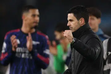 Arsenal, Liga Perdana Inggeris, Leeds United