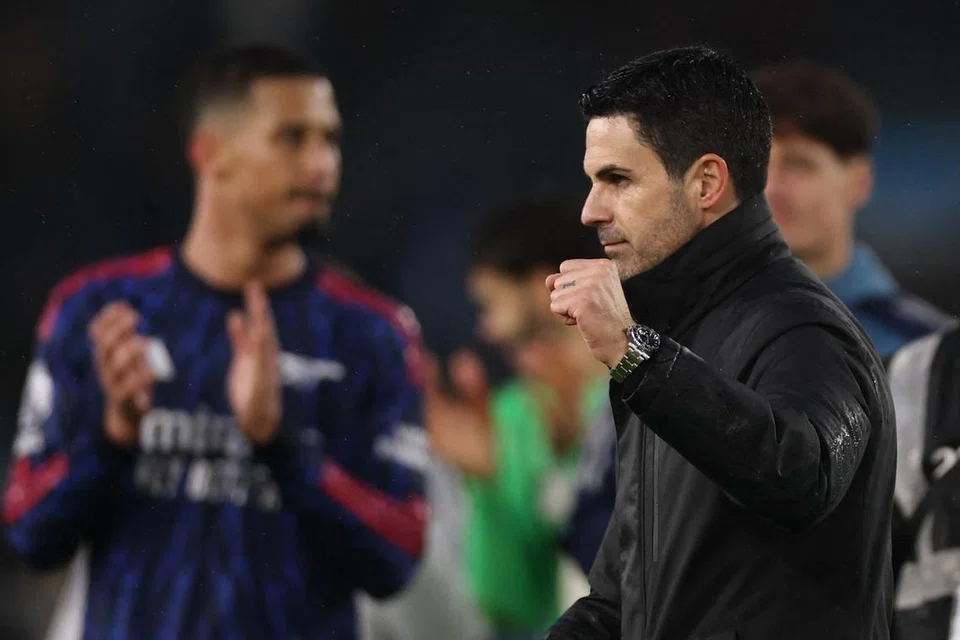 Arsenal, Liga Perdana Inggeris, Leeds United