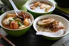 Pakar diet di Lembaga Penggalakan Kesihatan (HPB), Cik Priscilla Li menggalak orang ramai untuk mengelak masakan sup dan hidangan berkuah apabila makan di luar sebagai salah satu cara untuk mengurangkan pengambilan garam. 