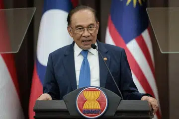 Malaysia, Anwar Ibrahim, Tun Dr Mahathir Mohamad, rasuah, SPRM, Tan Sri Mokhzani Mahathir, Mirzan Mahathir