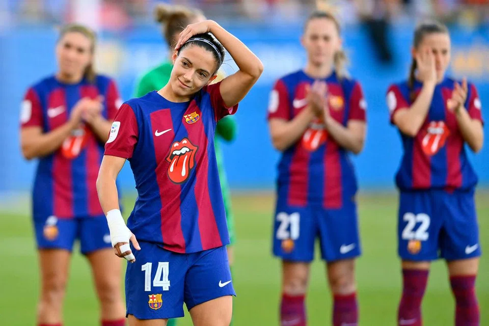 PAPAR KEPIMPINAN: Dengan kecederaan serius kapten dan pemain utama Barcelona, Alexia Putellas, Aitana Bonmati (dua dari kiri), menjadi pemain penting dan memikul tugas sebagai kapten pasukan Catalan itu.