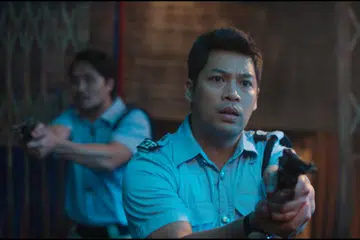 PILIH BERLAKON DENGAN BAKAT SERANTAU DAN AUSTRALIA:  Kamal Adli (kanan) menolak tawaran berlakon dalam filem arahan Syafiq Yusof untuk menjayakan drama Operandi Gerhana kerana berpeluang bekerjasama dengan ramai bakat serantau dan Australia.