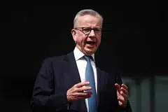 KETERLALUAN: Menteri Perumahan Britain, Encik Michael Gove, minta maaf kepada rakyat Britain berhubung rakaman video pesta melibatkan bekas perdana menteri, Encik Boris Johnson, semasa larangan berhimpun Covid-19. 