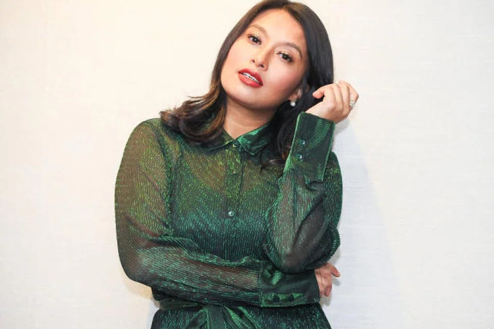 JUJUR TIDAK TAHU: Nabila Huda menjelaskan bahawa beliau memang tidak ikuti perkembangan di media sosial bahkan tidak mengenali penyanyi muda, Masya Masyitah, apabila menulis komen mempersoal siapa artis remaja itu.
