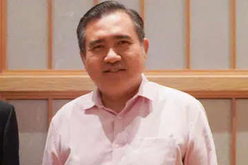 IKRAR: Setiausaha Agung DAP, Encik Anthony Loke berkata kerajaan Pakatan Harapan (PH) akan memberi layanan saksama kepada semua negeri, walaupun mereka diwakili parti politik yang lain. - Foto fail