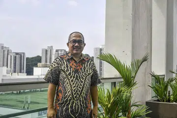 JAWATAN BARU: Mantan wartawan Kompas, Encik Suryo Pratomo kini menyandang jawatan Duta Besar Indonesia ke Singapura - Foto BORDEN EAGLE GROUP